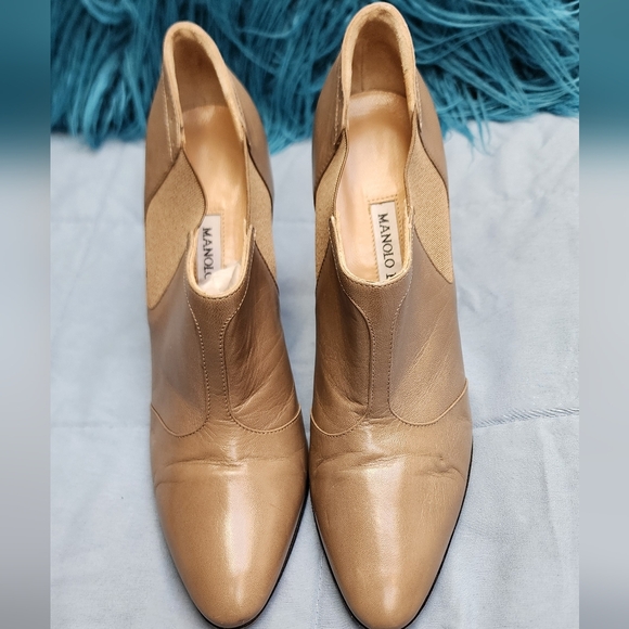 Manolo Blahnik Taupe Leather Booties Size 36.5 - Picture 2 of 10